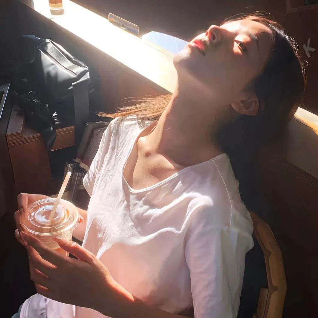 海滩上的情事